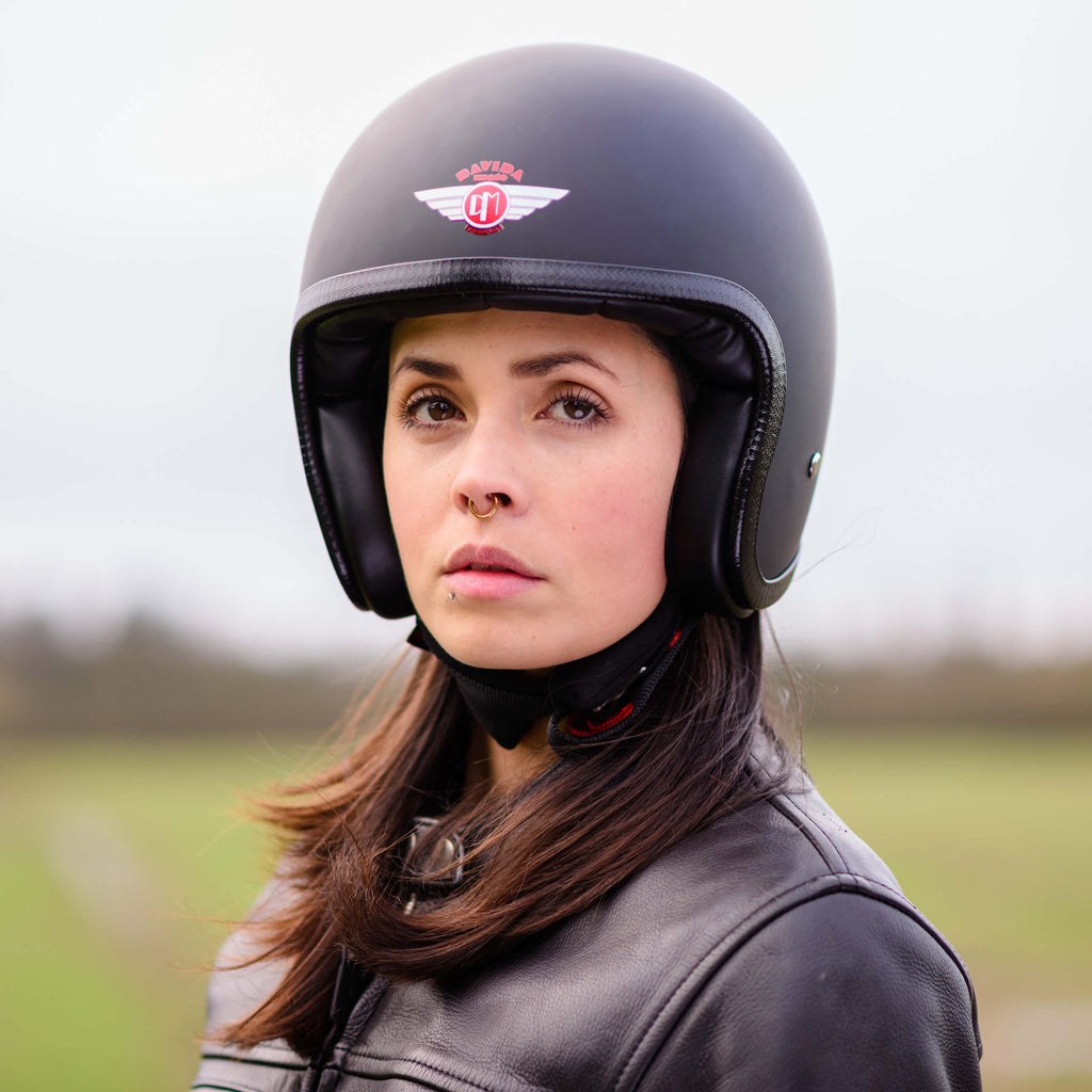 Speedster v4 Motorcycle Helmet - ECE R22-06 Certified | Davida – SMML